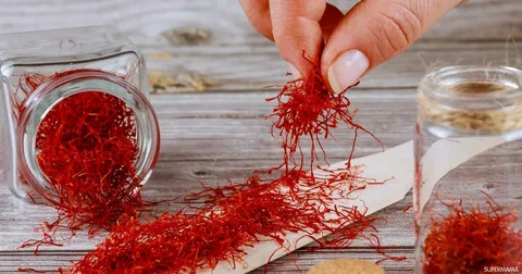 زعفران نیم مثقال مجتهدی با رنگ‌ دهی مناسب برای مصرف خانگی 5